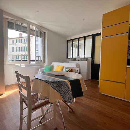 Appartement Lumineux 1 Chambre Au Coeur De Saint-Jean-De-Luz, Proche Plage Et Halles - Fr-1-239-890 Bagian luar foto